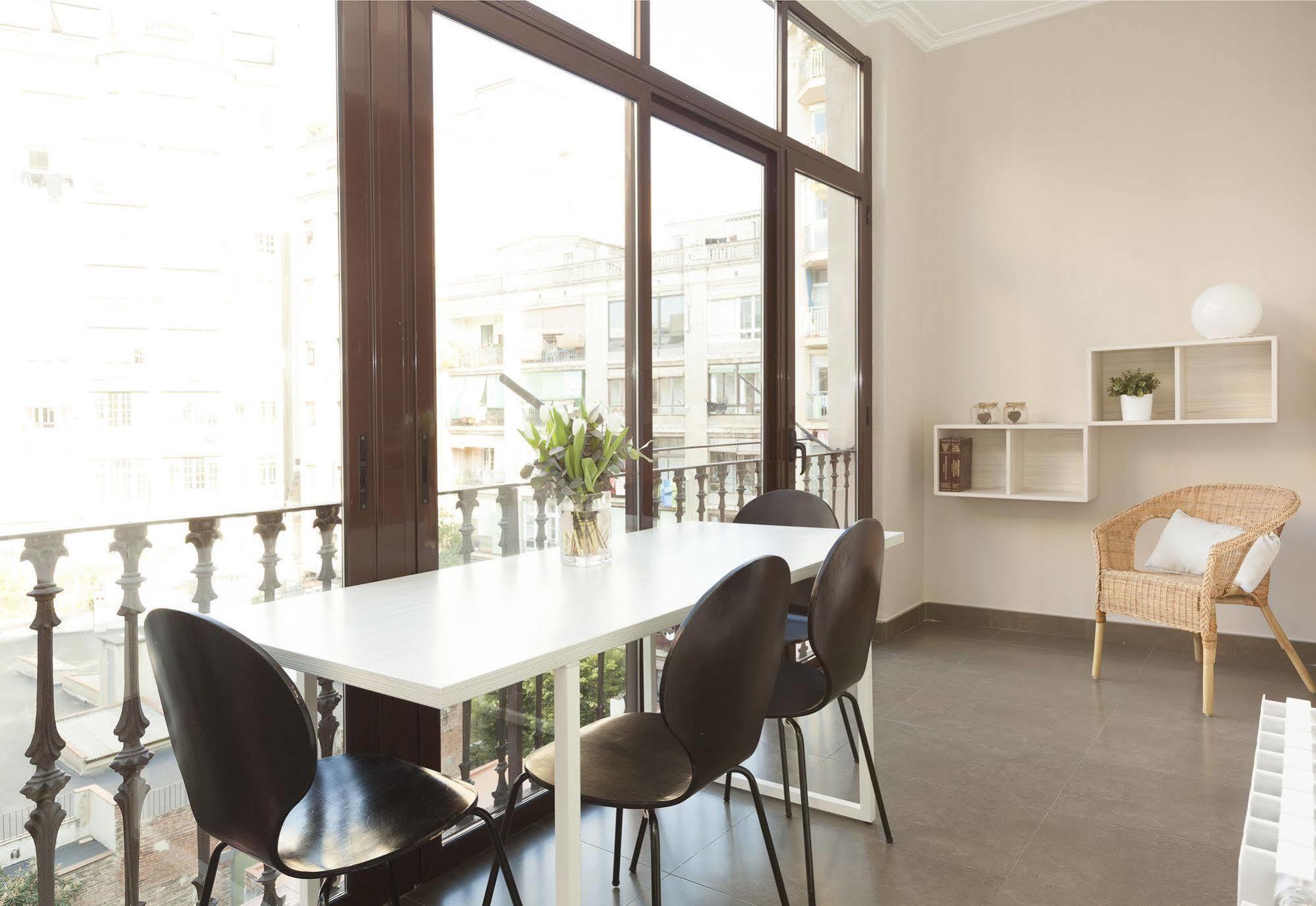 Easy Sleep Gaudi Terrace Apartment Barcelona Exterior photo