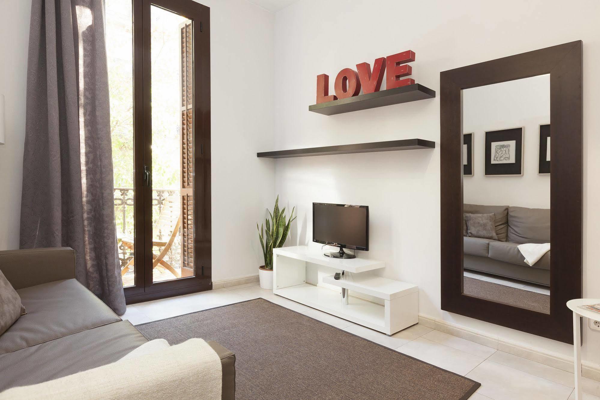 Easy Sleep Gaudi Terrace Apartment Barcelona Exterior photo