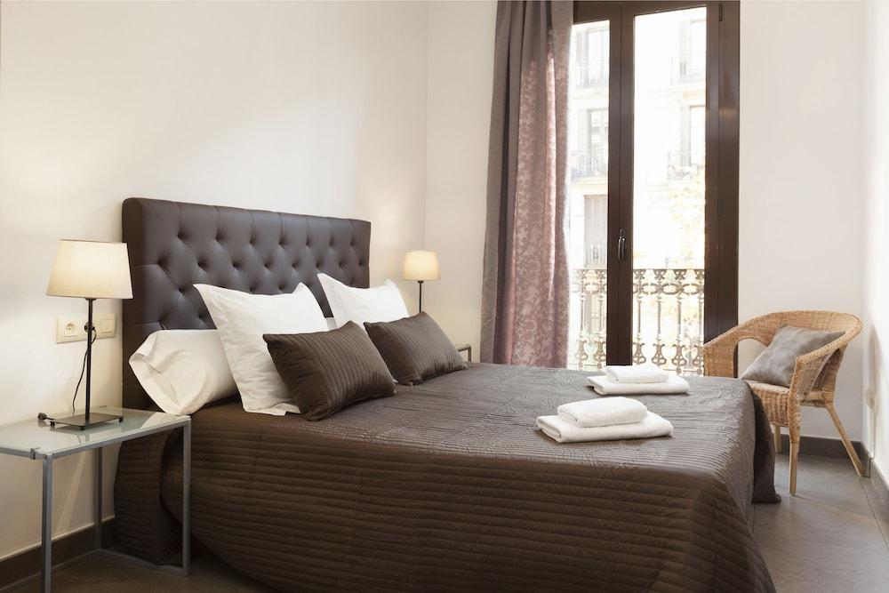 Easy Sleep Gaudi Terrace Apartment Barcelona Exterior photo