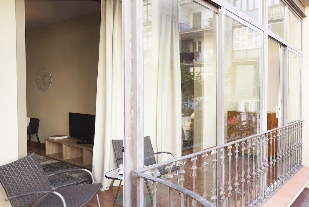 Easy Sleep Gaudi Terrace Apartment Barcelona Exterior photo