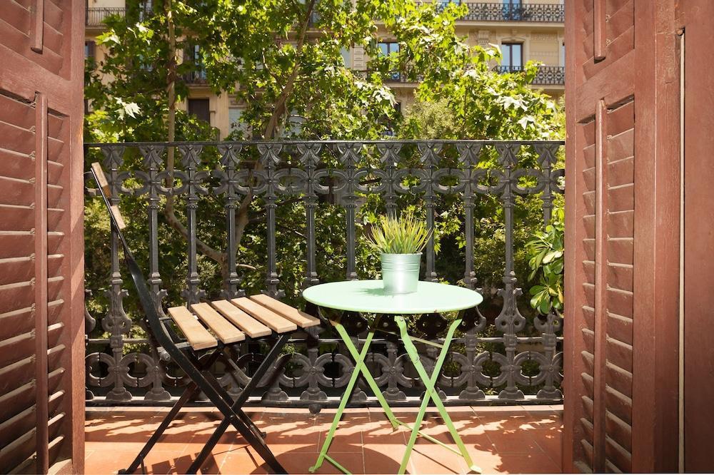 Easy Sleep Gaudi Terrace Apartment Barcelona Exterior photo