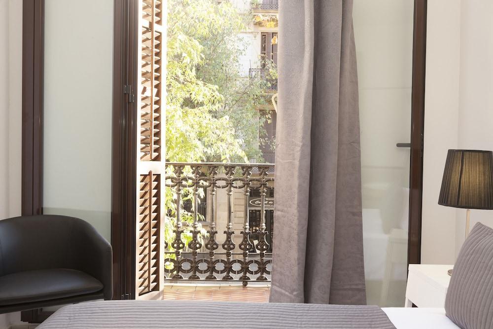 Easy Sleep Gaudi Terrace Apartment Barcelona Exterior photo